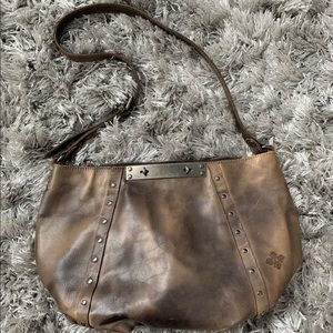 Patricia Nash tan distressed leather shoulder bag